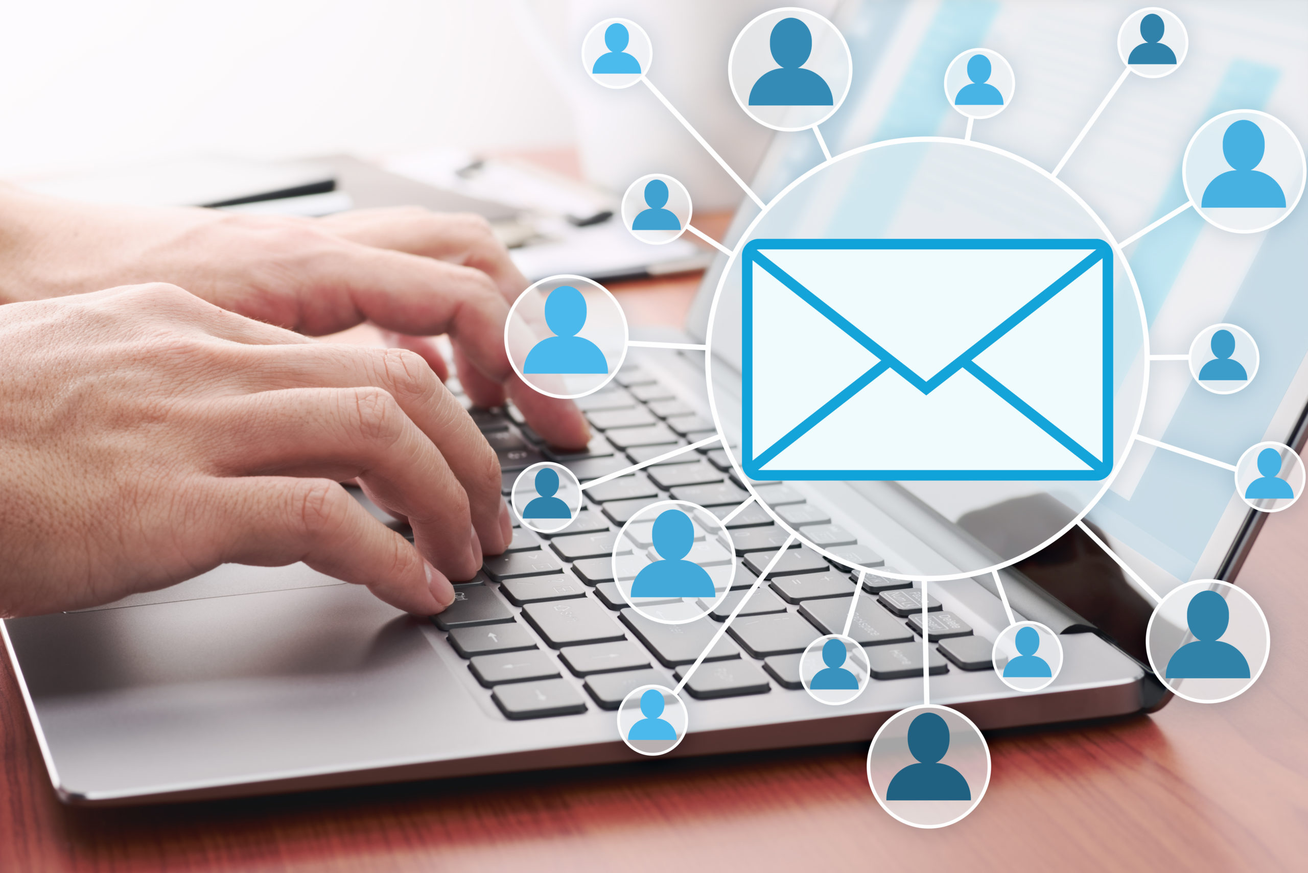 Mails et e-mails : solutions et avantages