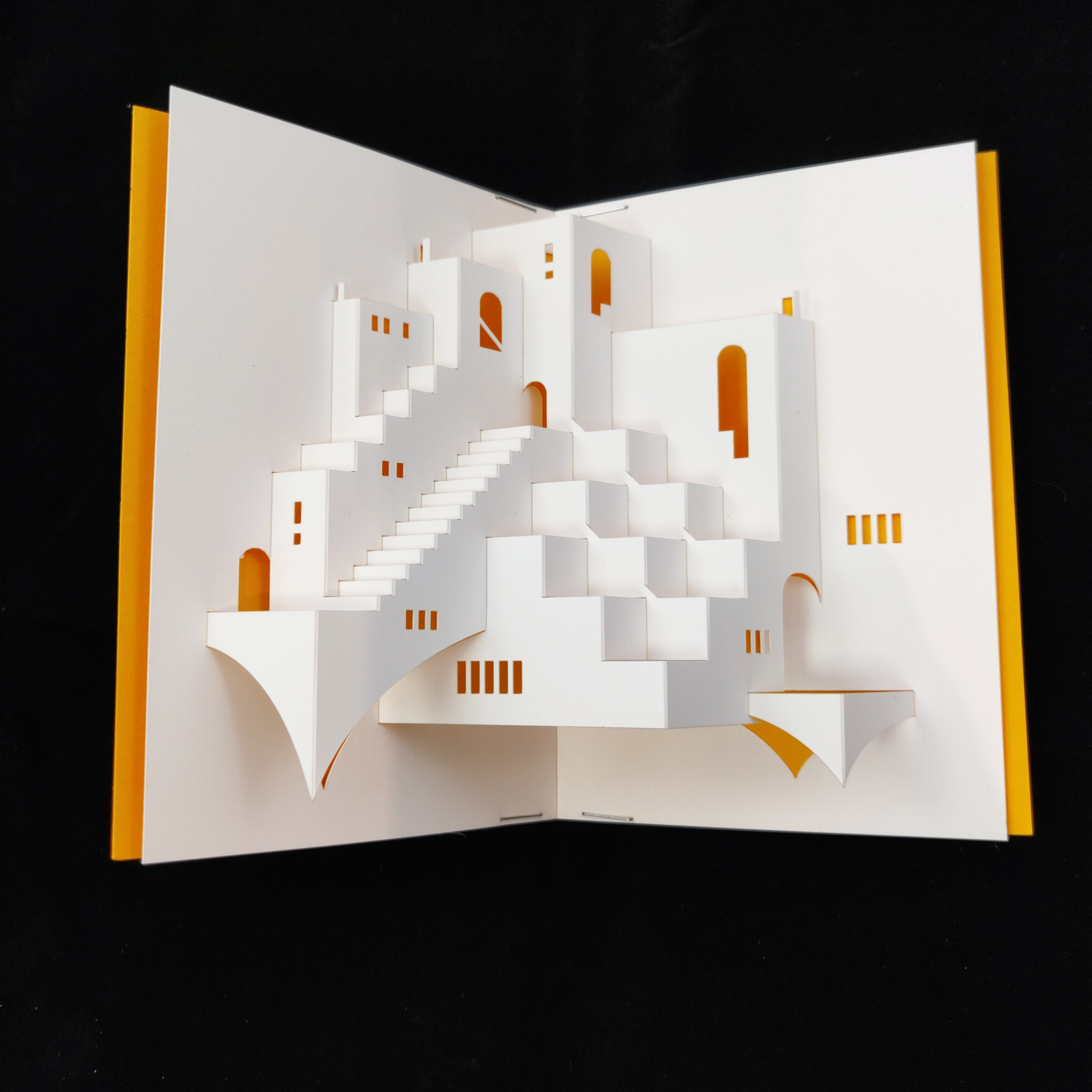 découpe et pliage de forme complexe dans du papier